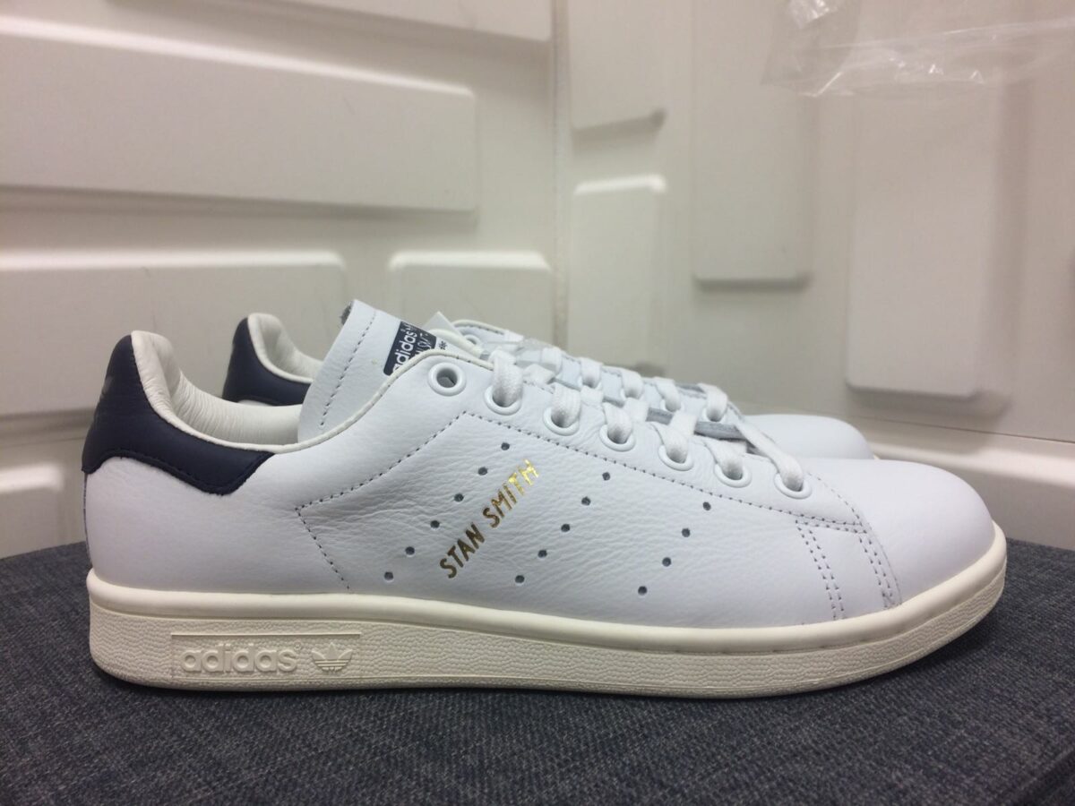 adidas stan smith con scritta laterale