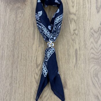 Bandana con accessorio - immagine 17