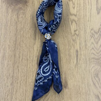 Bandana con accessorio - immagine 10