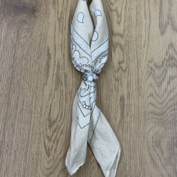 Bandana con accessorio - immagine 4