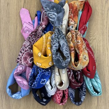 Bandana con accessorio